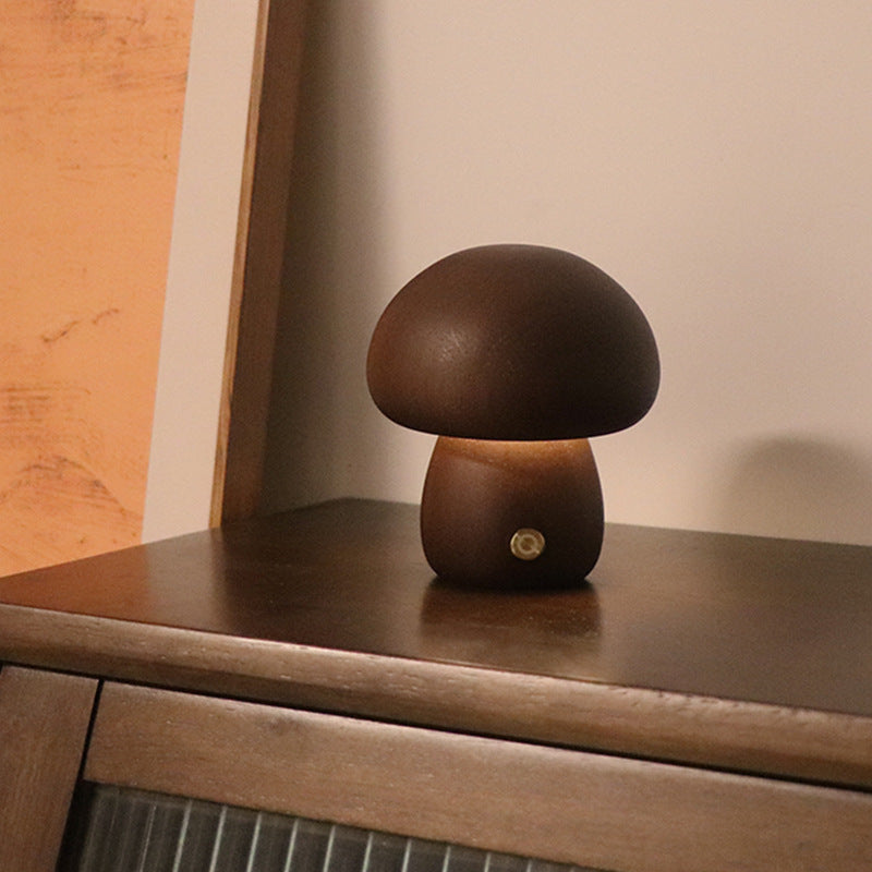 Simpatica luce notturna a LED a fungo