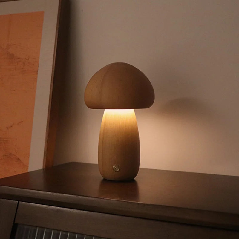 Simpatica luce notturna a LED a fungo